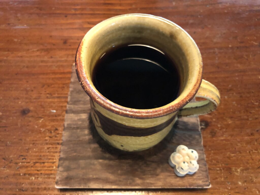 秋田県男鹿市にある里山のカフェににぎのコーヒー