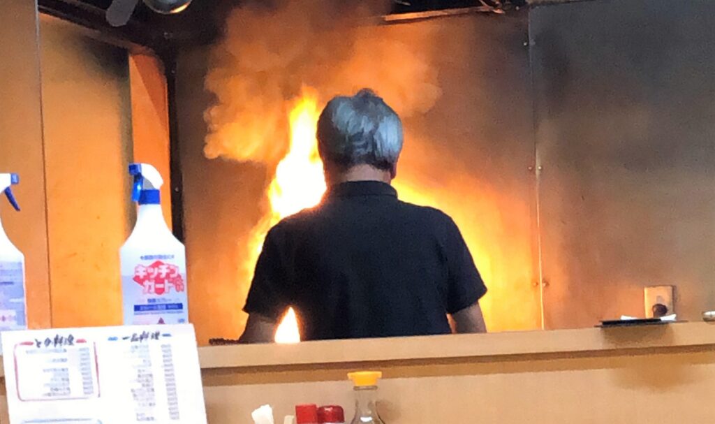 宮崎地鶏の炭火焼き　居酒屋　とり繁